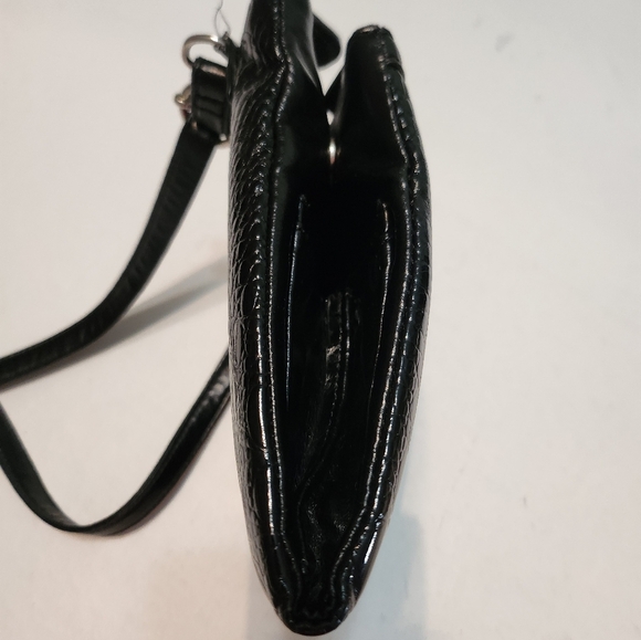 Relic Faux Black Patent Leather Floral Embossed Crossbody Bag EUC - Picture 13 of 16